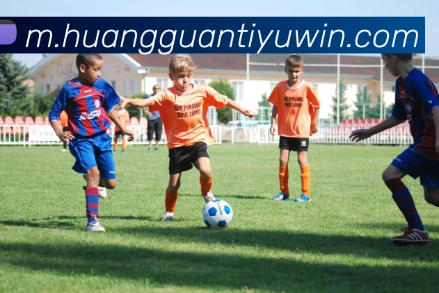 拉菲尼亚缺席巴萨合练出战马竞前景不明球队面临考验