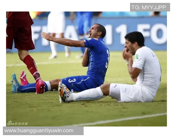 阿贾克斯中场克拉森庆祝进球时意外受伤队友撞击引发关注